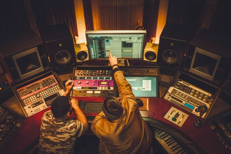 The Rise of Home Studios: How Remote Collaboration is Transforming Music Production in 2024