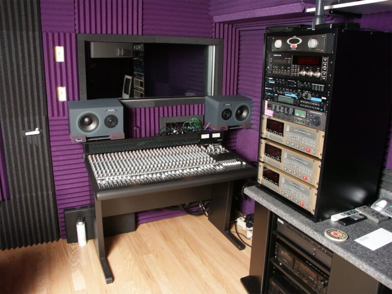 Essential Tips for Setting Up Your Home Recording Studio: From Budget to Professional